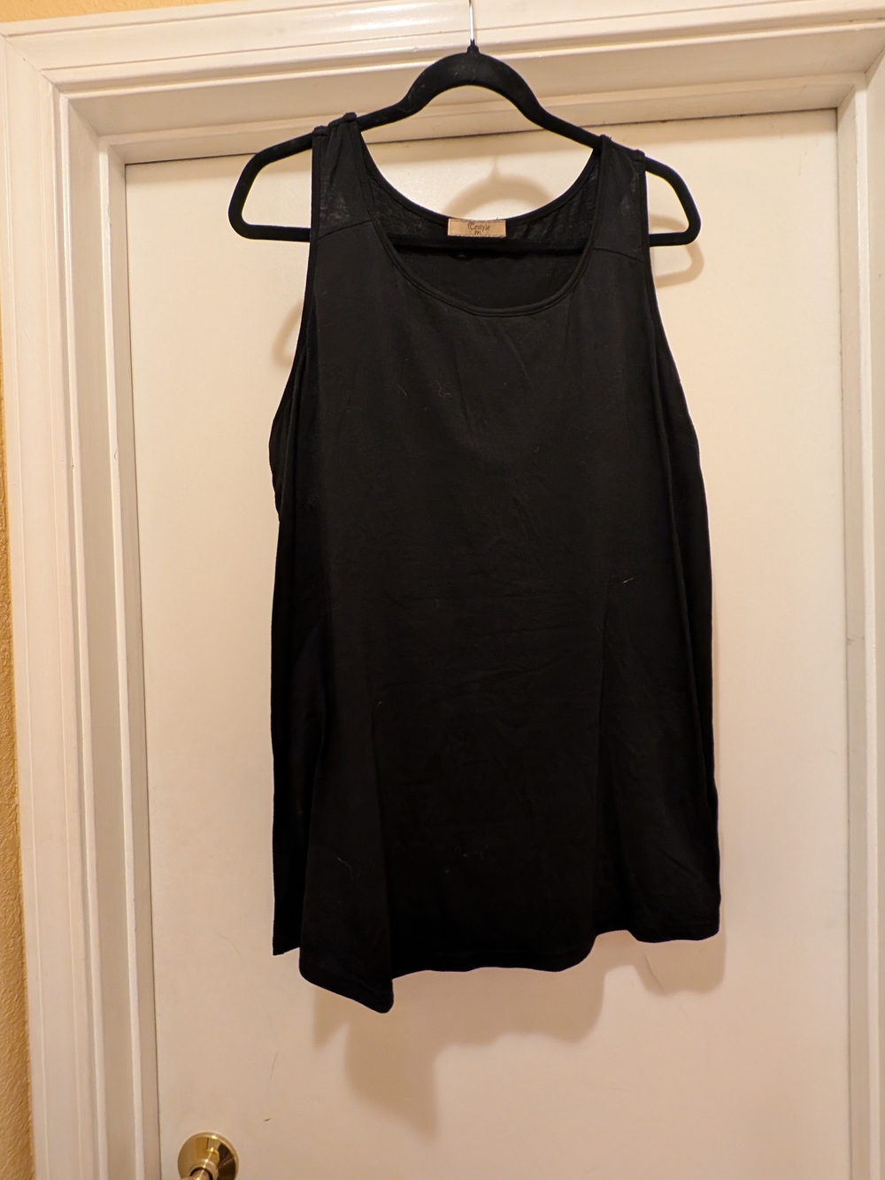 Cestyle 2XL Black Workout Tank Top Built-In Shelf Bra Activewear